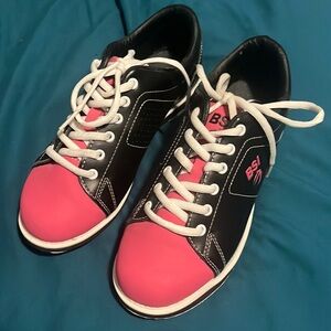 Bowling shoes size 7